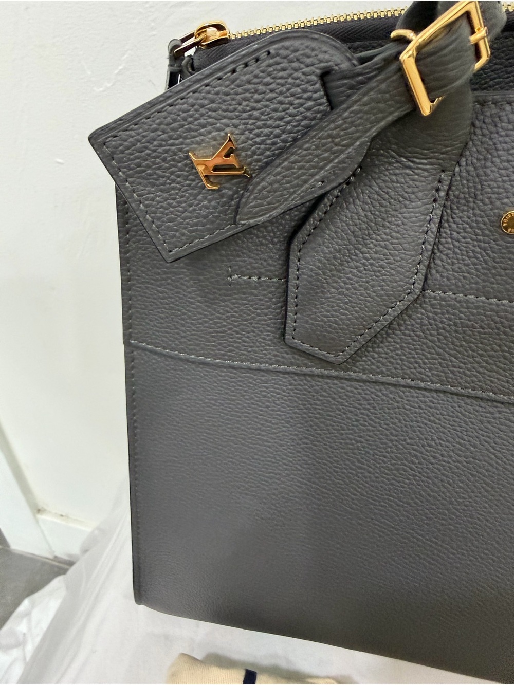 Louis Vuitton dark grey Leather Satchel city steamer xl with Gold Hardware - Picture 3 of 11